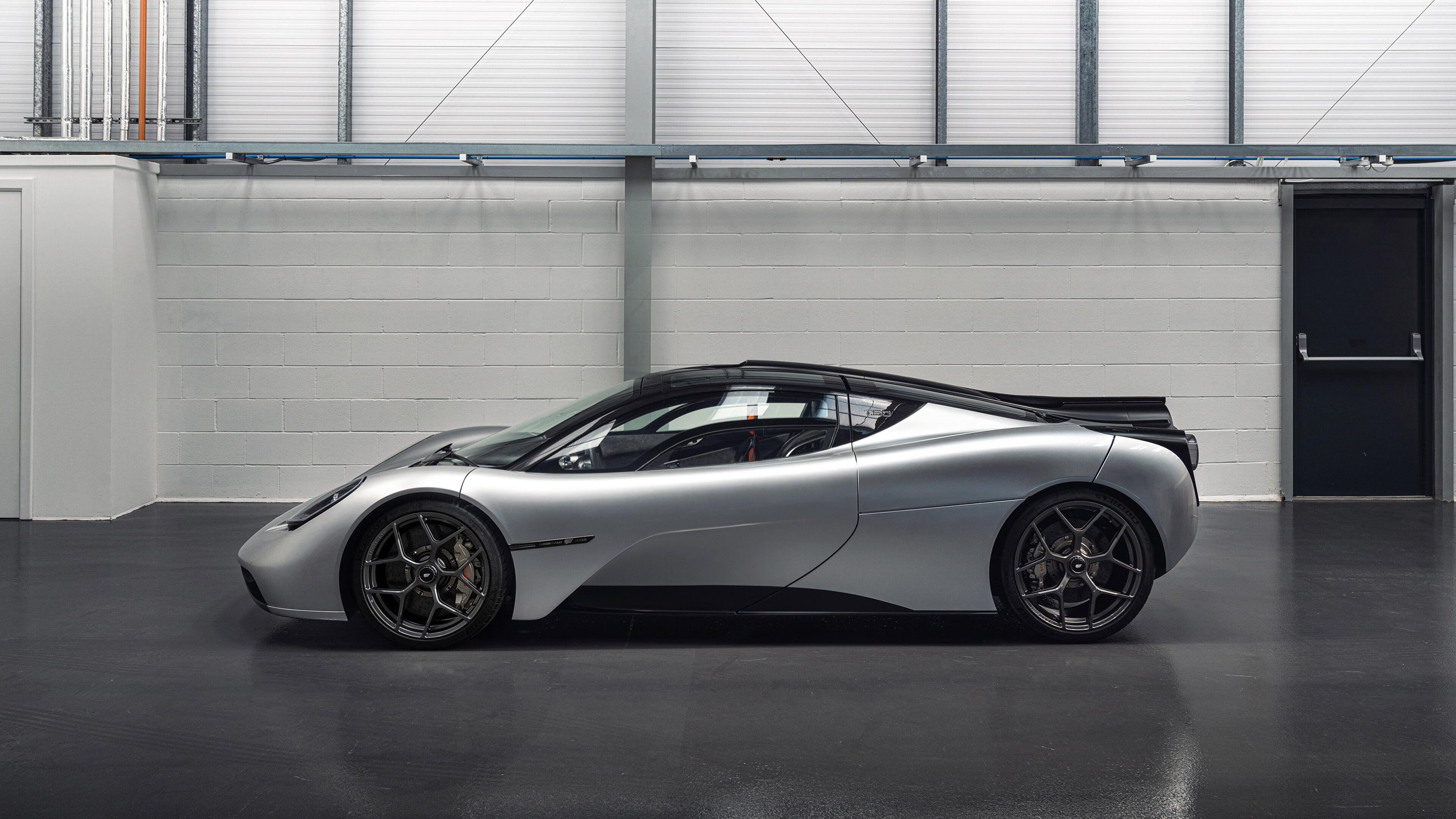 随机雷霆险胜尼克斯,系列赛焦点战中亚历山大砍下47分,雷霆亚历山大虎扑