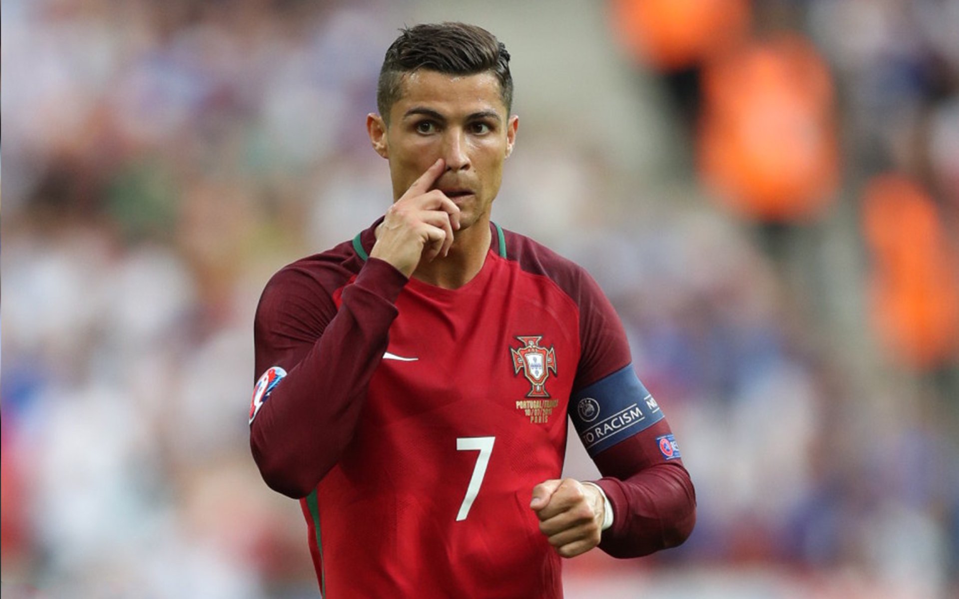 九游官网下载电脑版-乌拉圭队中场卡瓦尼在巴黎奥运会上展现出强大的进攻组织能力，乌拉圭足球前锋卡瓦尼